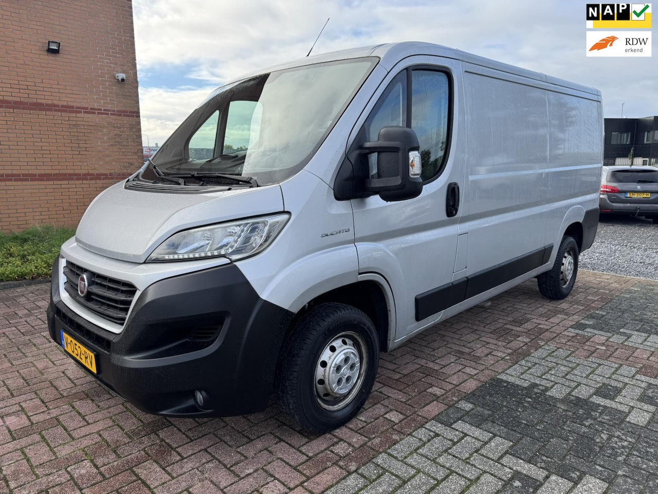 Fiat Ducato - 30 2.3 MultiJet L2H1 30 2.3 MultiJet L2H1, 3 Zits, Navi, PDC, Euro 6 - AutoWereld.nl