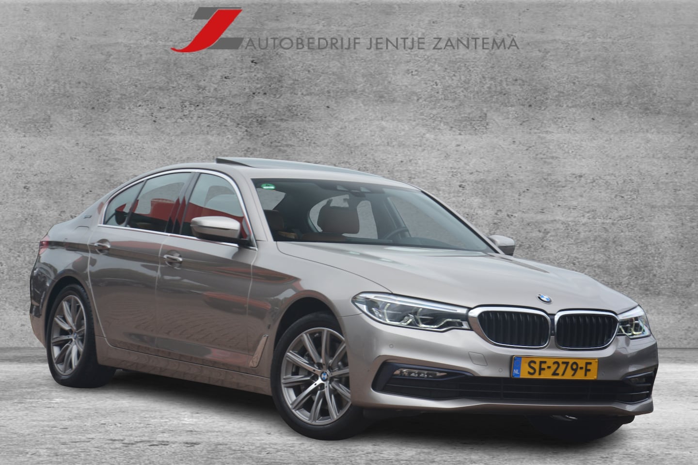 BMW 5-serie - 530e iPerformance High Executive | BMW Individual | Navigatie | H&K L7 Suround | 360 Camer - AutoWereld.nl