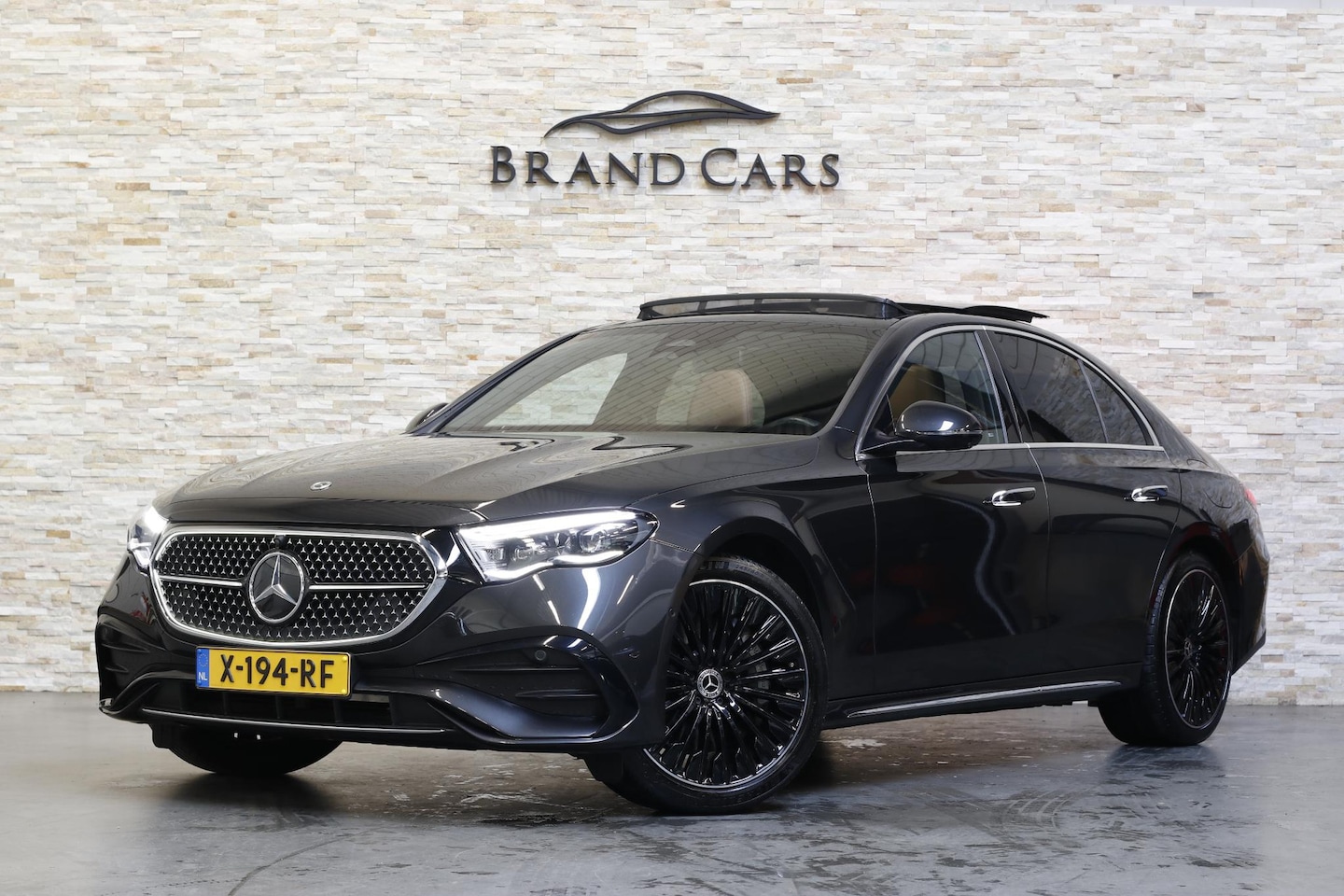 Mercedes-Benz E-klasse - 300 e AMG Line | SUPERSCREEN | PANO | MEMORY | SOFTCLOSE | VOL OPTIES | NL AUTO! | DEALER - AutoWereld.nl