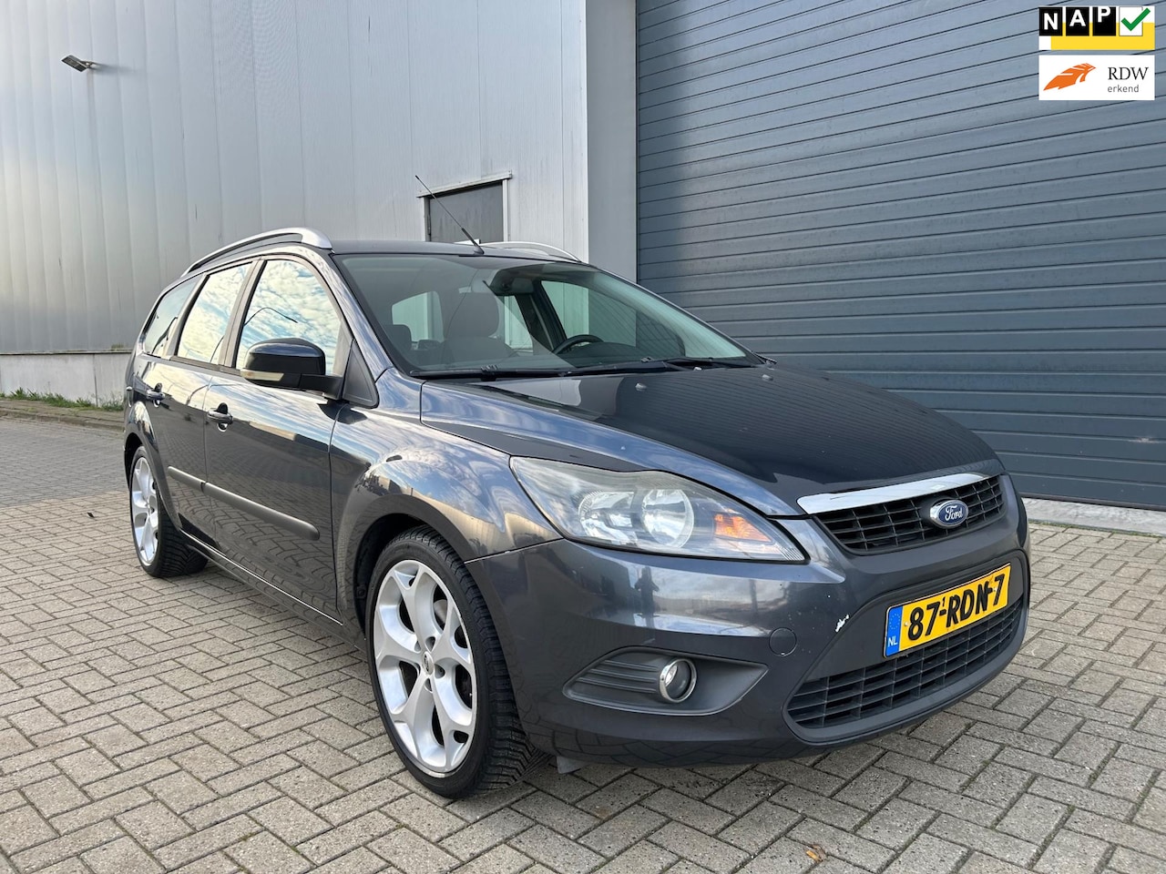 Ford Focus Wagon - 1.6i Comfort AIRCO PDC NAP 2011 - AutoWereld.nl