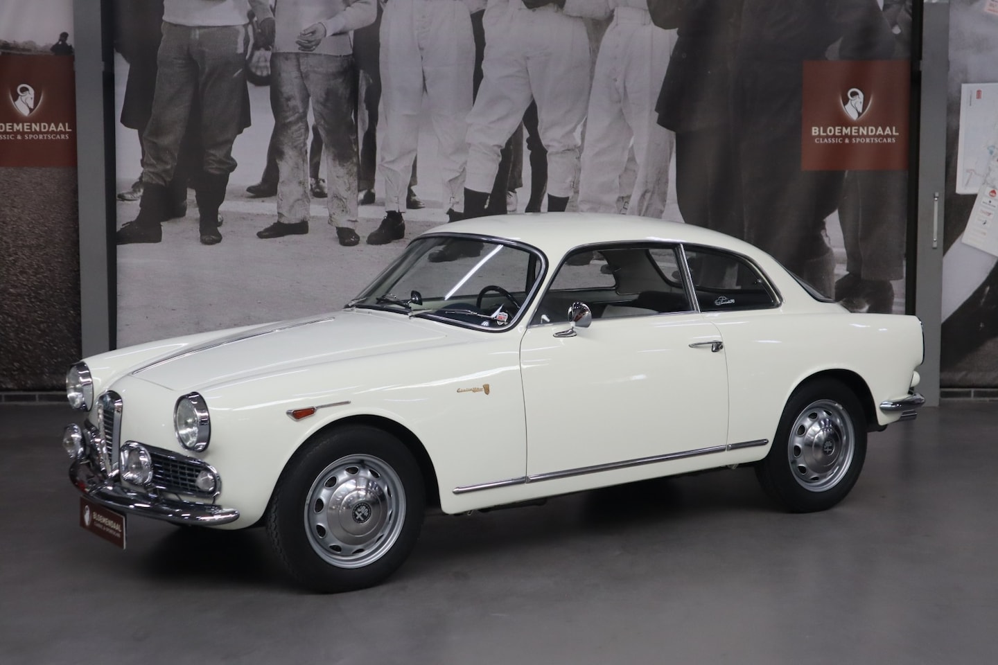 Alfa Romeo Giulietta - Sprint 1600 upgraded with 1600 engine and 5 speed gearbox - AutoWereld.nl