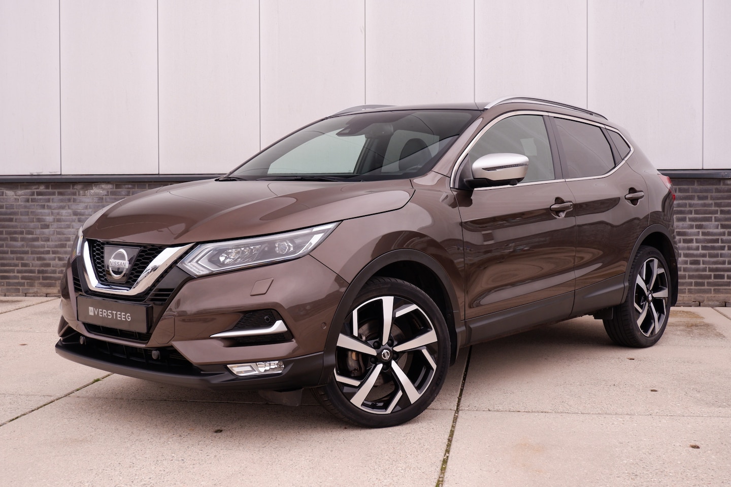 Nissan Qashqai - 1.2 Tekna + | Pano-Dak | Trekhaak | Leer | Bose | Navi | Climate - AutoWereld.nl