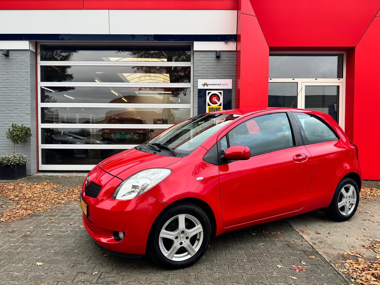 Toyota Yaris - 1.3 VVTi Sol MMT 1.3 VVTi Sol MMT - AutoWereld.nl