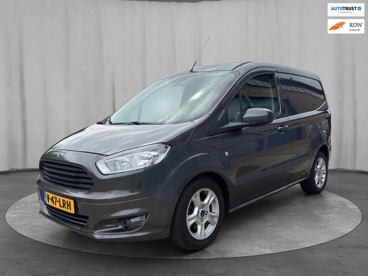 Ford Transit Courier - 1.0 Trend. 2018. Benzine. GRIJS KENTEKEN. AIRCO. - AutoWereld.nl