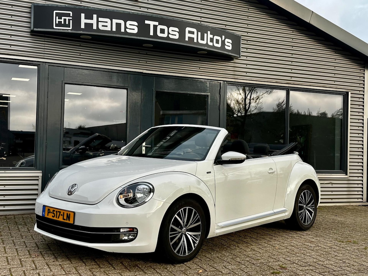 Volkswagen Beetle Cabriolet - 1.2 TSI 105pk Exclusive Series Allstar - AutoWereld.nl