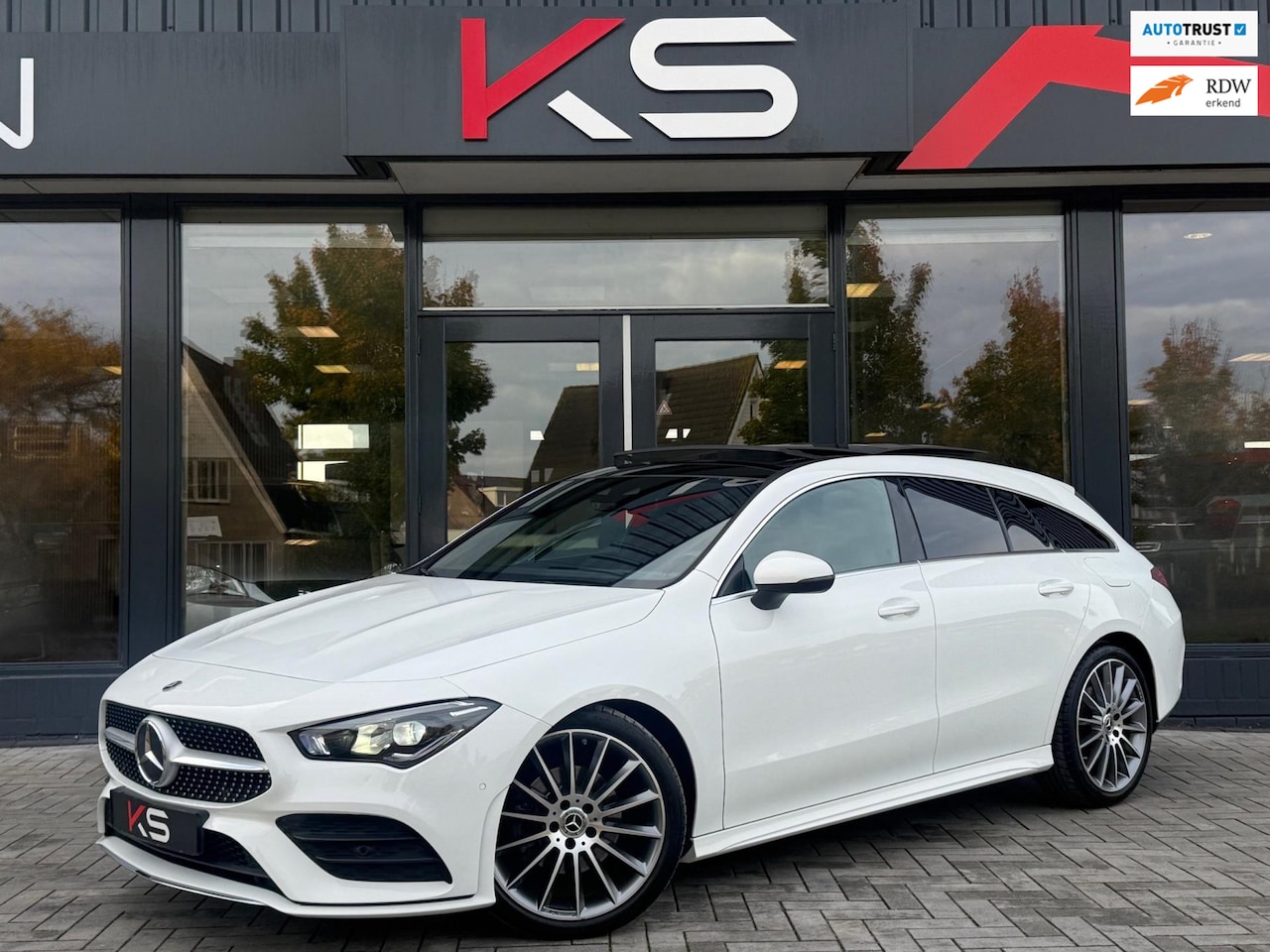Mercedes-Benz CLA-klasse Shooting Brake - 200 AMG Ambiente Pano Camera Led - AutoWereld.nl