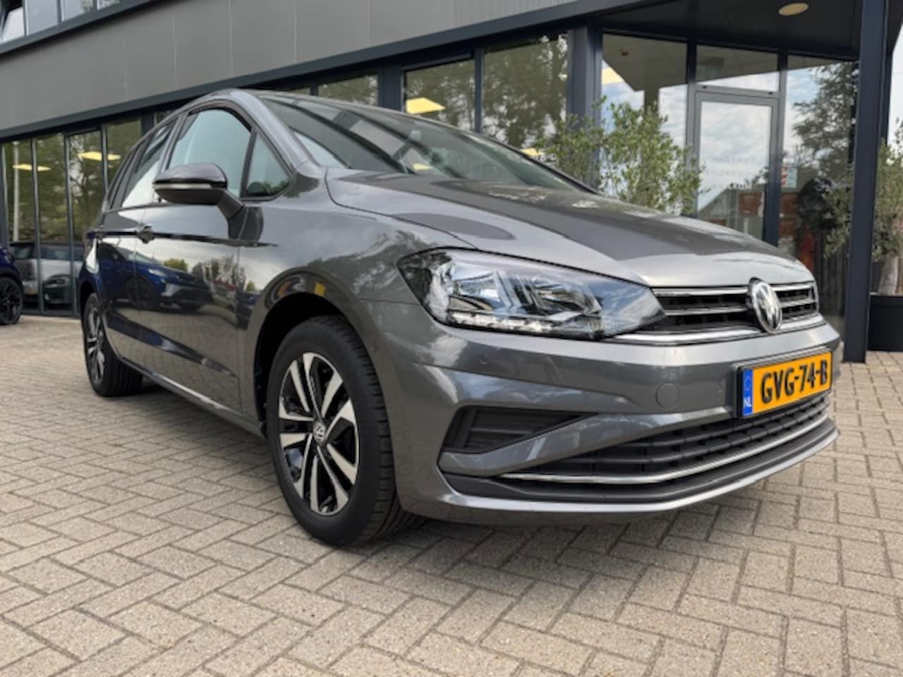 Volkswagen Golf Sportsvan - 1.0 TSI Highline Navi / PDC / Airco  Achter rij camera / - AutoWereld.nl