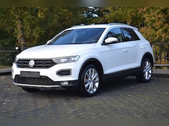 Volkswagen T-Roc - 1.5 TSi Sport | Navi | Camera | ACC | Virtual Cockpit | Trekhaak | Carplay | Climate | Stu