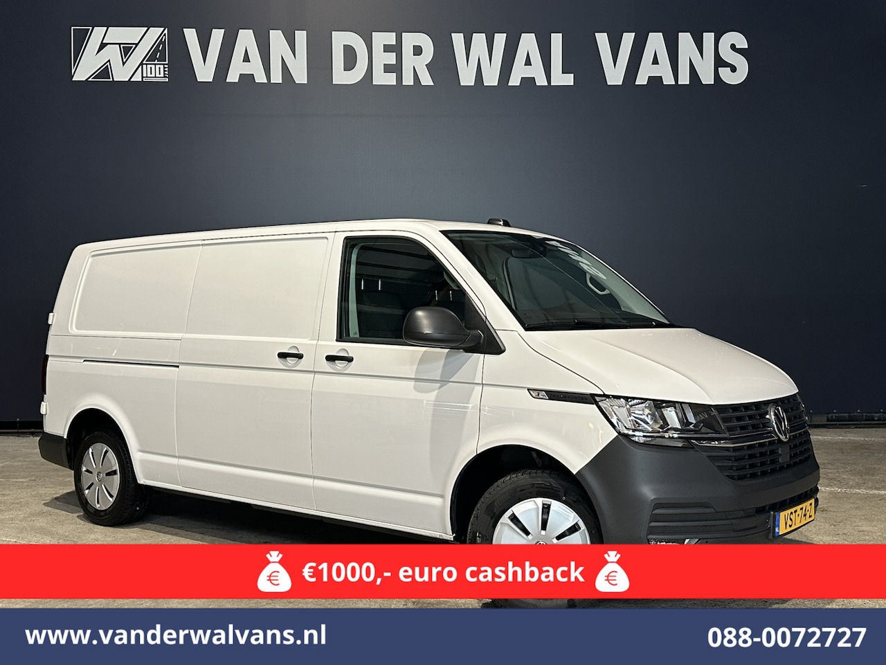 Volkswagen Transporter - 2.0 TDI 150pk L2H1 Euro6 Airco | 2500kg Trekhaak | Apple Carplay | Android Auto Parkeersen - AutoWereld.nl