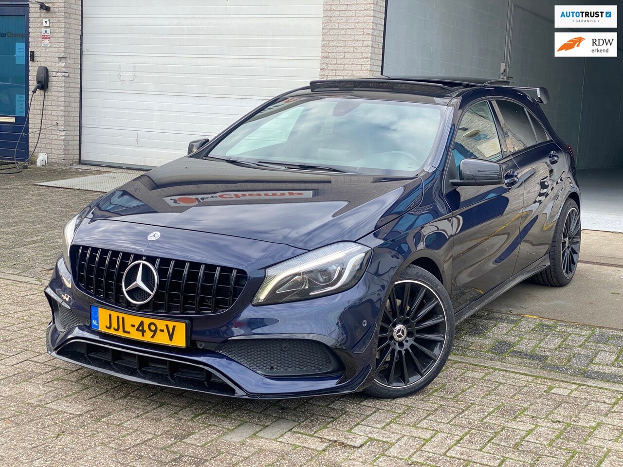 Mercedes-Benz A-klasse - 180 Business Solution AMG/AMG PAKKET/ 1e EIG/ dealeronderhouden/ 1jaar apk/volle opties. - AutoWereld.nl