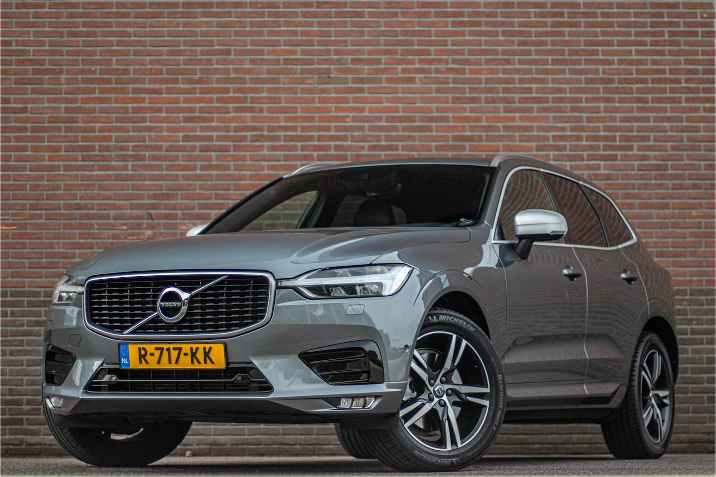 Volvo XC60 - T5 AWD R-Design, Carplay, Keyless, Stoel & Stuurverwarming, Park Assist, Adaptive Cruise, - AutoWereld.nl