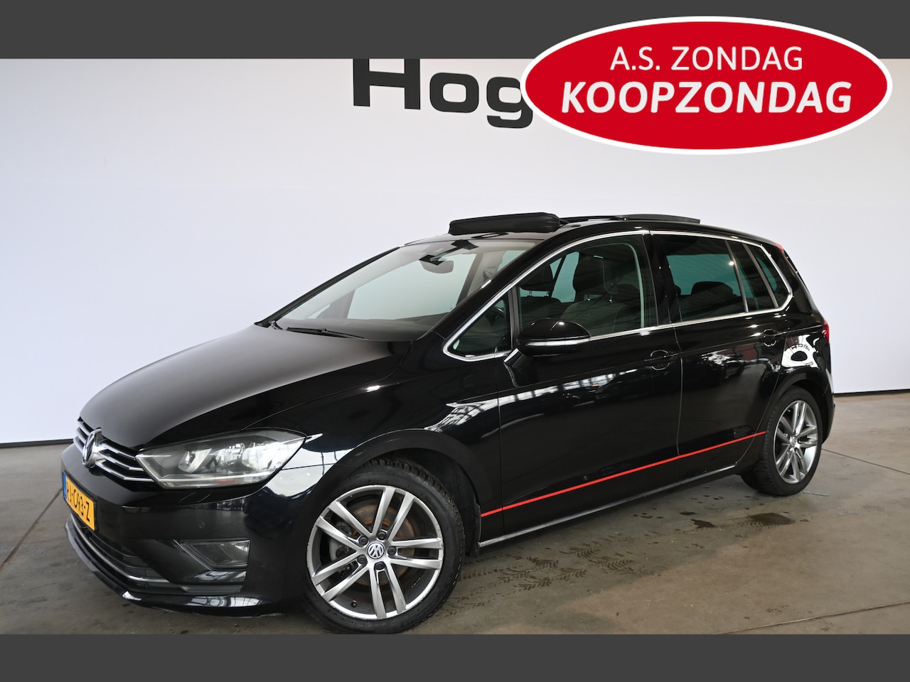 Volkswagen Golf Sportsvan - 1.4 TSI Highline Automaat Panoramadak Navigatie Stoelverwarming Rijklaarprijs Inruil Mogel - AutoWereld.nl