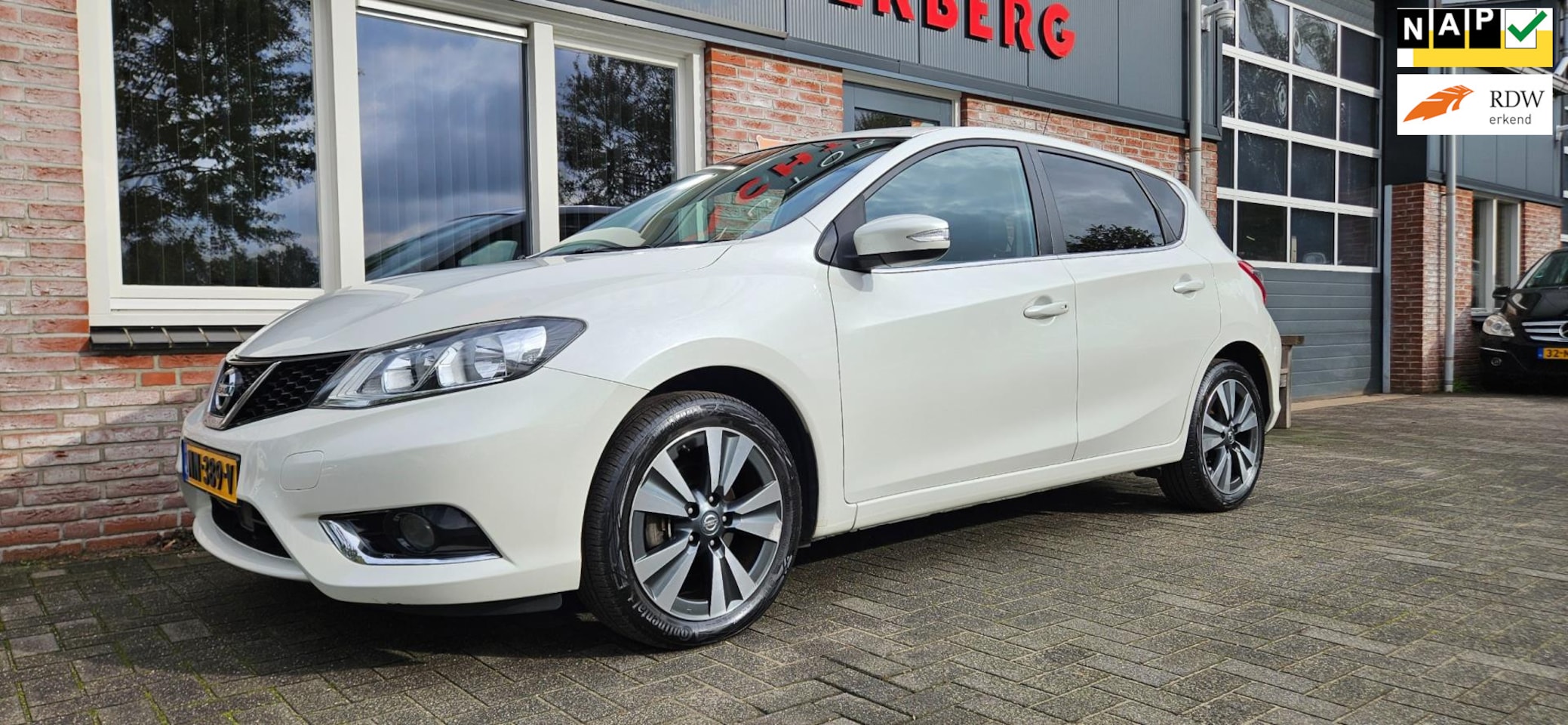 Nissan Pulsar - 1.2 DIG-T N-Connecta Trekhaak! Navigatie! Camera! Airco/Clima! Cruise Control! Nette Auto! - AutoWereld.nl