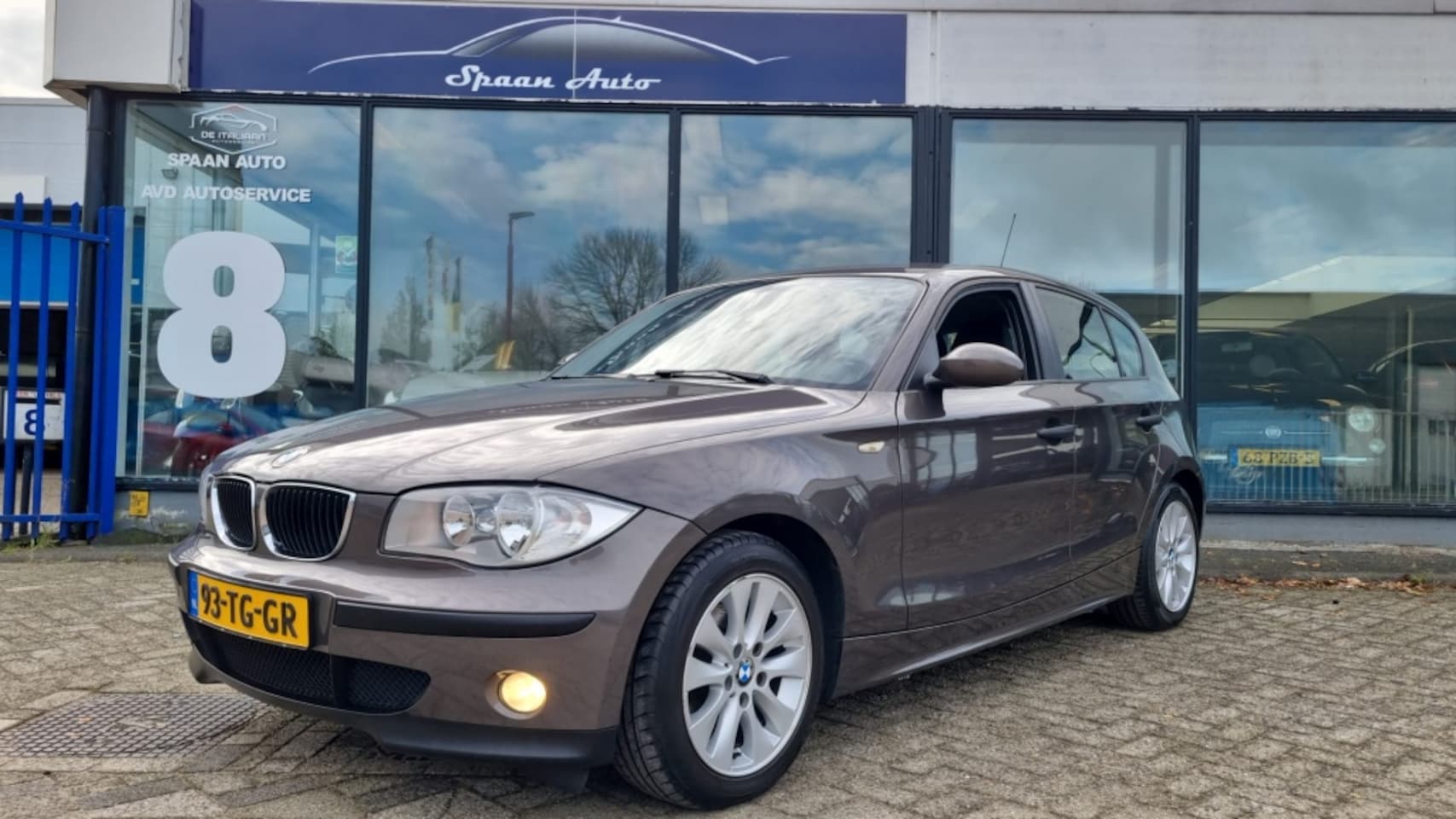 BMW 1-serie - 116i l 5DRS l Airco l Trekhaak - AutoWereld.nl