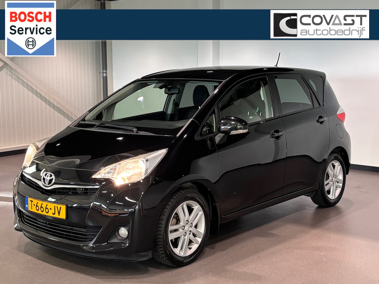 Toyota Verso S - 1.3 VVT-i Dynamic |Trekhaak|Camera|Cruise|Navi|Klimaatreg. - AutoWereld.nl