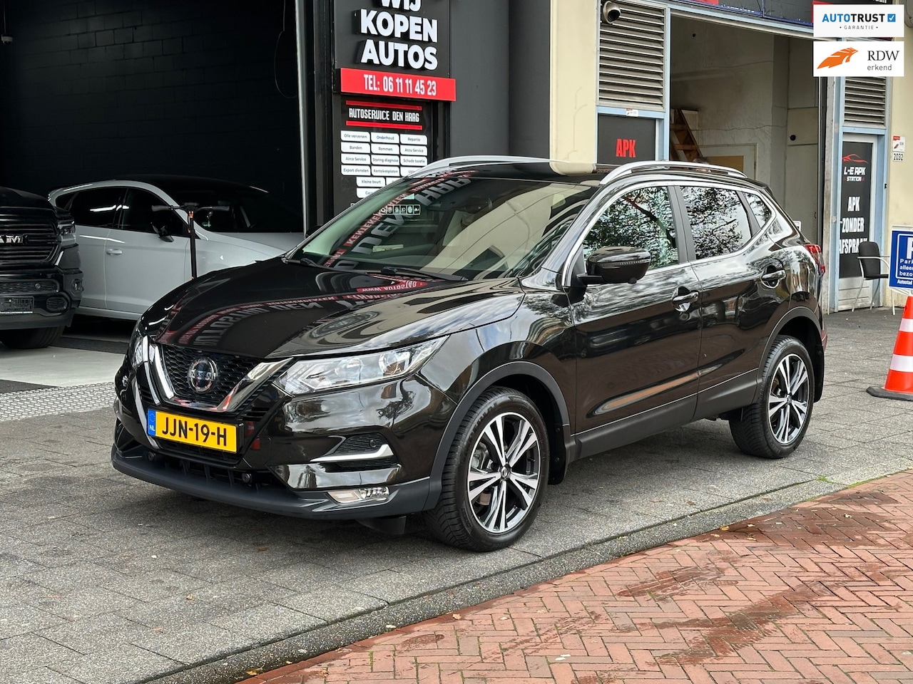Nissan Qashqai - 1.3 DIG-T Tekna Aut Leer Navi Camera Carplay Pano - AutoWereld.nl