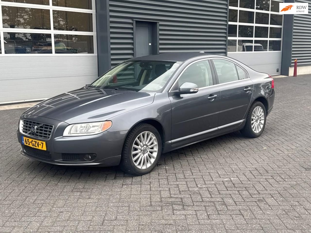 Volvo S80 - 2.4D Momentum 2.4D Momentum, cruise control, airco, stoelverwarming - AutoWereld.nl