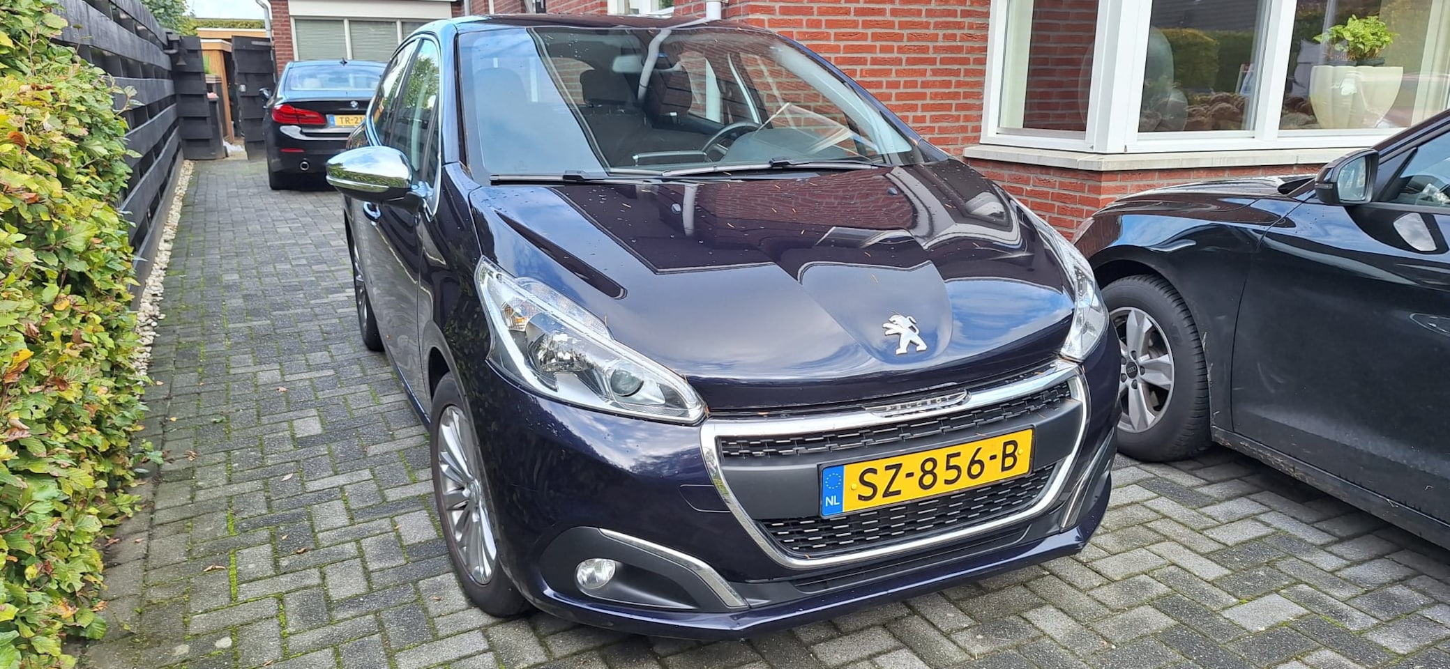 Peugeot 208 - 1.2 PureTech Blue Lease Executive Met airco - AutoWereld.nl