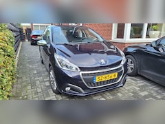 Peugeot 208 - 1.2 PureTech Blue Lease Executive Met airco