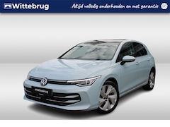 Volkswagen Golf - 1.5 eHybrid 204pk Style DSG Automaat / Panorama dak / Navi by APP Connect / Camera / Parke