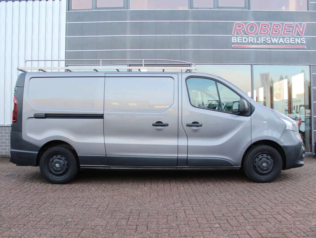 Renault Trafic - 1.6 dCi T29 L2H1 Imperiaal/Trekhaak/Airco - AutoWereld.nl