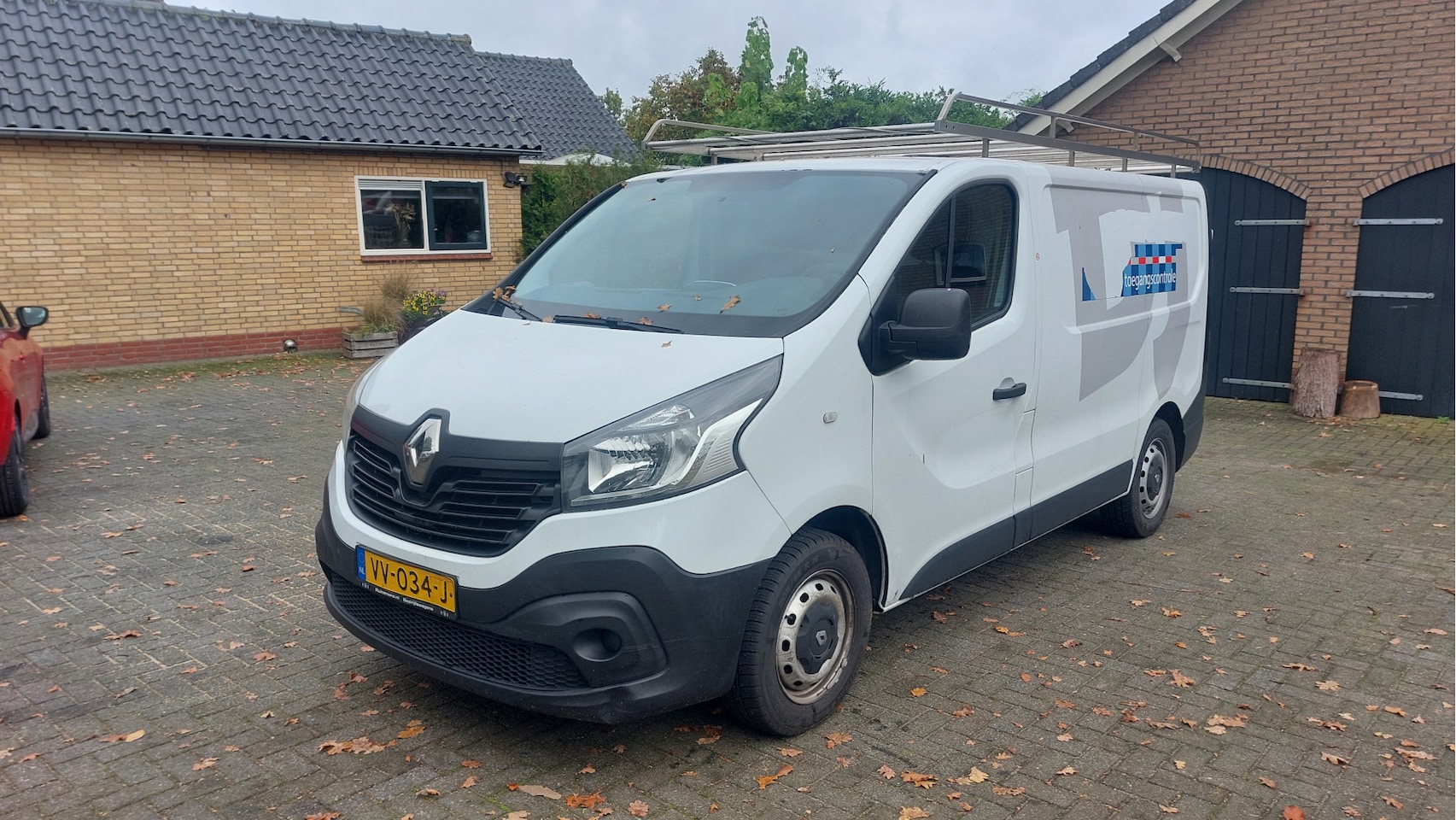 Renault Trafic - 1.6 dCi T29 L1H1 Comfort AIRCO MARGE ! BJ 2016 motor defect - AutoWereld.nl