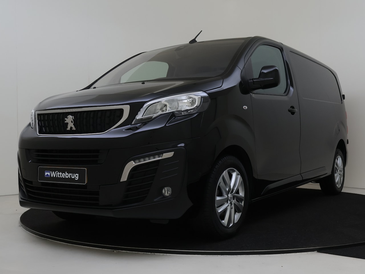Peugeot Expert - 2.0 BlueHDI 145 S&S L2 Verhoogd laadvermogen | Camera | Navigatie | Licht metalen velgen - AutoWereld.nl