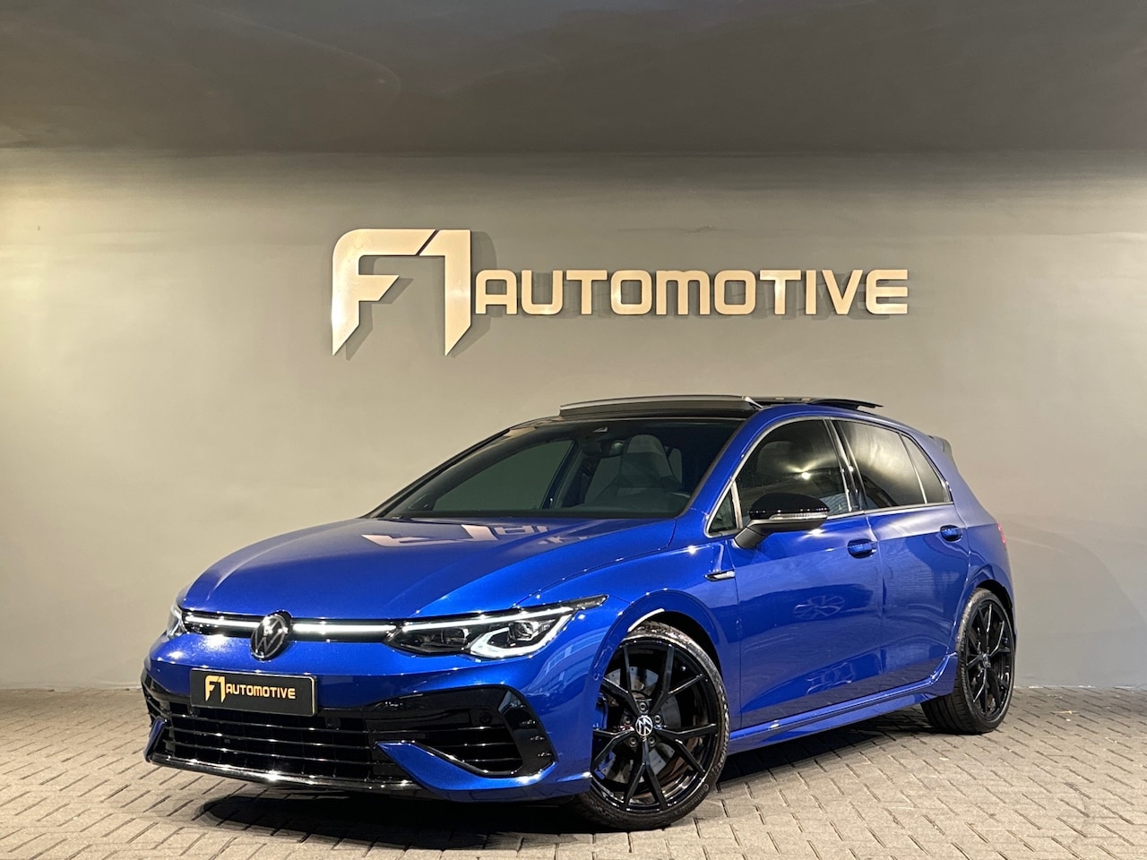 Volkswagen Golf - 2.0 TSI R 4M Performance Pano|H/K|Akrapovic - AutoWereld.nl