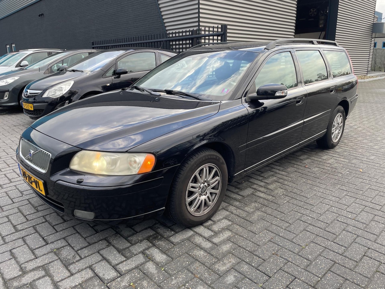 Volvo V70 - 2.4 2.4 - AutoWereld.nl