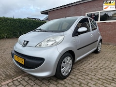 Peugeot 107 - 1.0-12V XS AUTOMAAT APK 23-12-2026 audio scherm met bluetooth 5 drs 129dkm NAP cruisecontr
