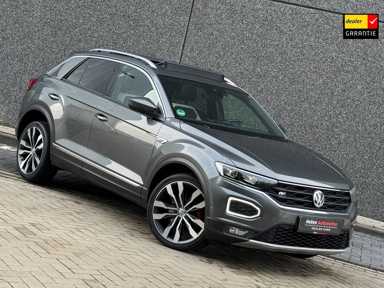 Volkswagen T-Roc - 2.0 TSI 4Motion R-line Pano Virtual Carplay - AutoWereld.nl