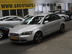 Volvo S40 - 2.4 Elite Automaat Airco, Cruise Control, Stuurbekrachtiging