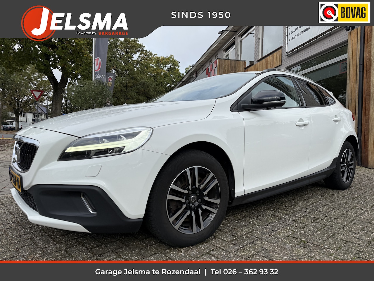 Volvo V40 Cross Country - 1.5 T3 Nordic+ 153pk Aut., Trekhaak | Clima | Navi - AutoWereld.nl