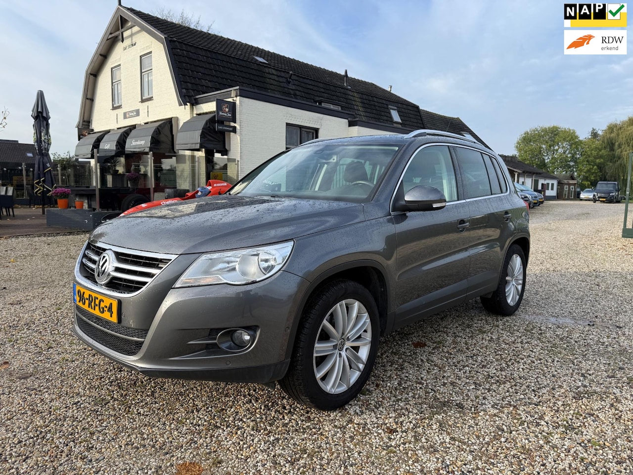 Volkswagen Tiguan - 1.4 TSI Sport&Style TEKST LEZEN | Navi | PDC | Trekhaak | Org. NL - AutoWereld.nl