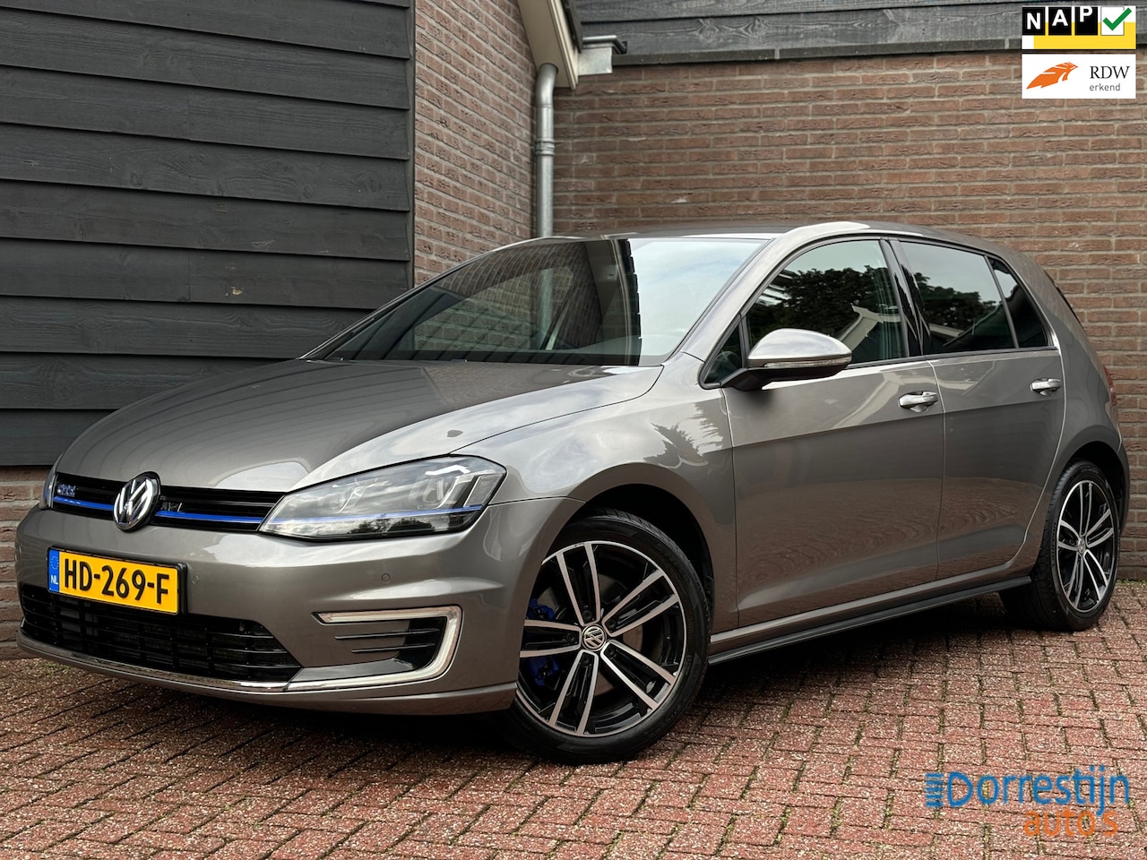 Volkswagen Golf - 1.4 TSI GTE | Automaat | Trekhaak | CarPlay | Navi | Led | PDC | NAP - AutoWereld.nl
