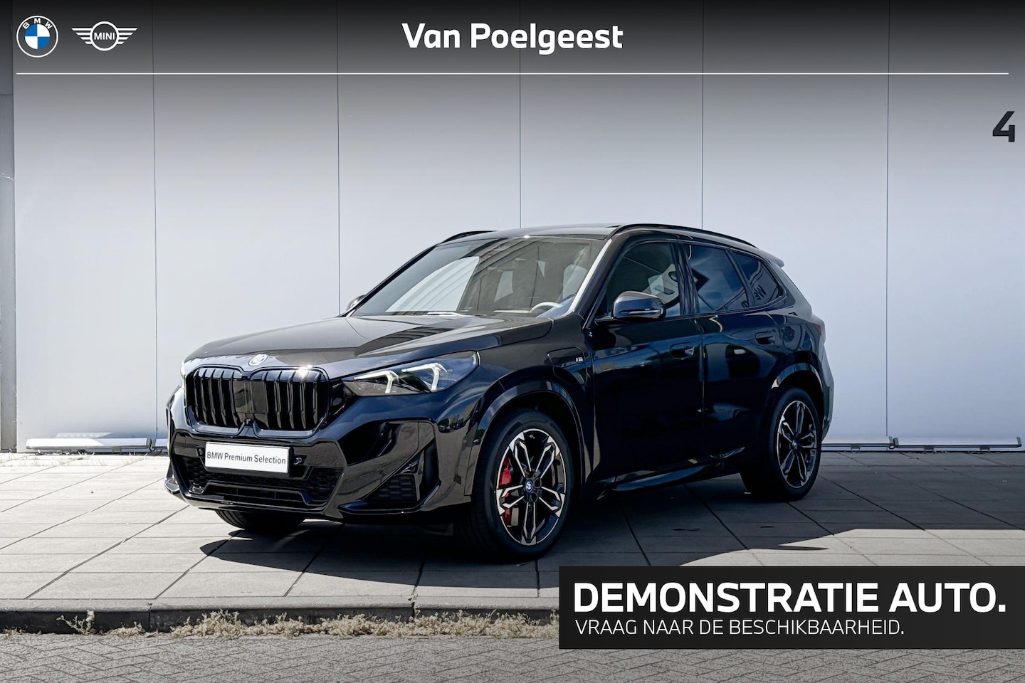 BMW X1 - xDrive30e M-Sport Pro / Glazen Schuifdak / 19 inch / Harman Kardon Audio / Elektrisch Vers - AutoWereld.nl