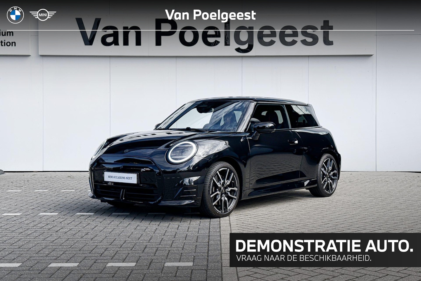 MINI Mini-Electric - Cooper 3-deurs E John Cooper Works Pakket L | Comfort Acces | Harman Kardon | Stuurverwarm - AutoWereld.nl