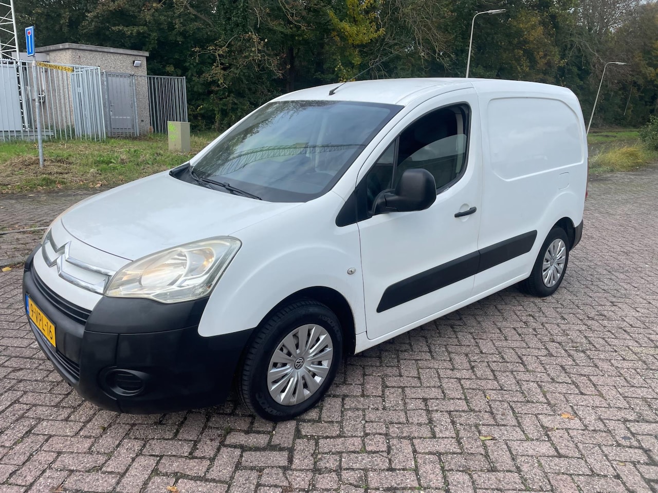Citroën Berlingo - 1.6 HDI 500 Comfort! EURO 4!WEINIG KM:155000NAP!RIJDT GOED!ELECKTRISH RAAM!APK:02-09-2026! - AutoWereld.nl