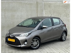 Toyota Yaris - 1.3 VVT-i 5DR 2016 Grijs CAMERA|NAP|TREKHAAK