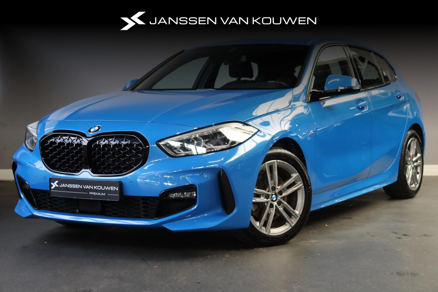 BMW 1-serie - 118i Business Edition M-Sport Navi Clima Apple Carplay Misano Blauw - AutoWereld.nl
