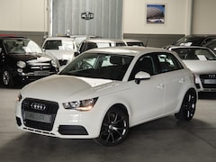 Audi A1 Sportback - 1.2 TFSI Attraction Stoelverwarming 5-drs