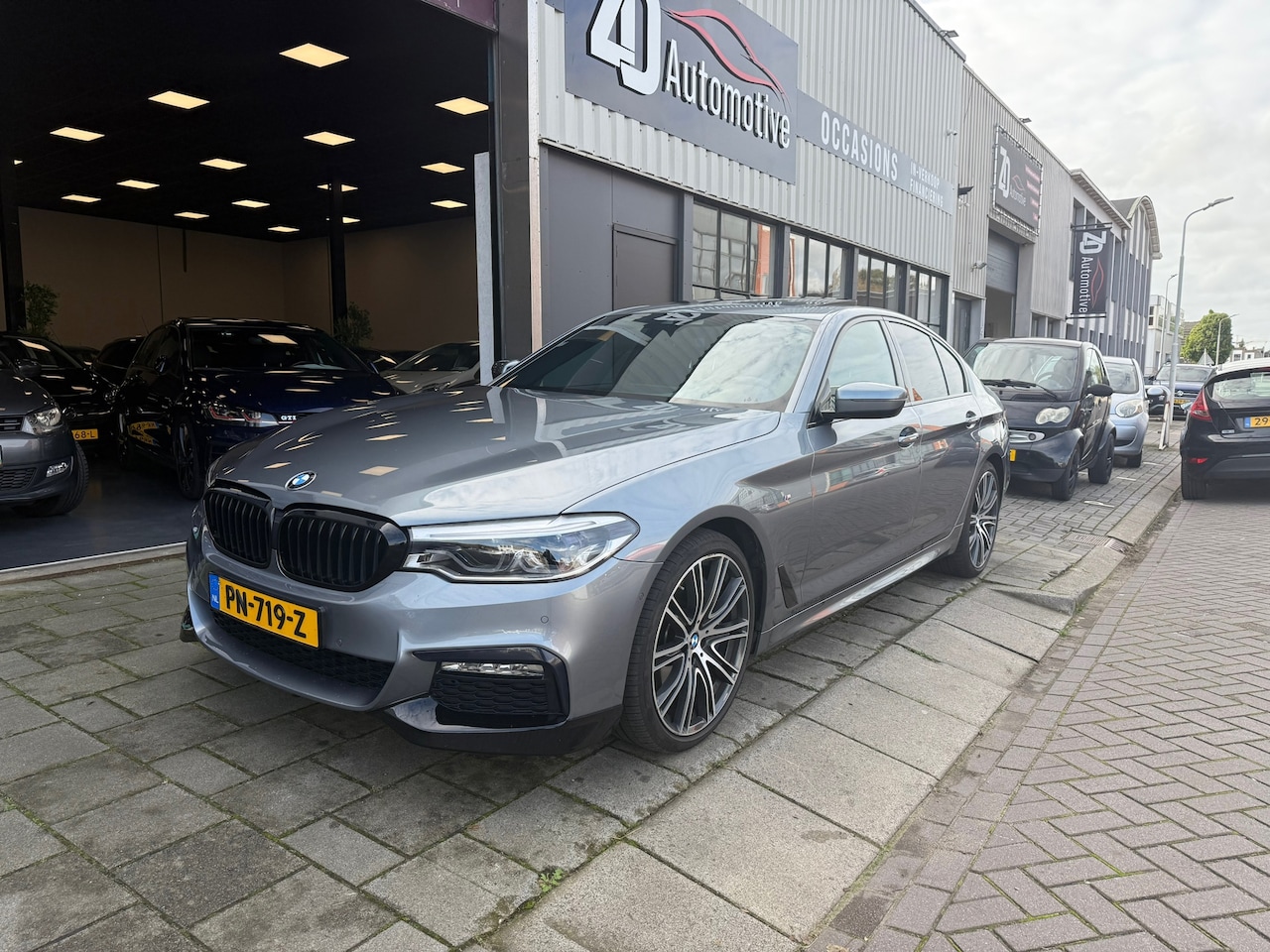 BMW 5-serie - 540i High Executive Pano H&K NAP NL Auto - AutoWereld.nl