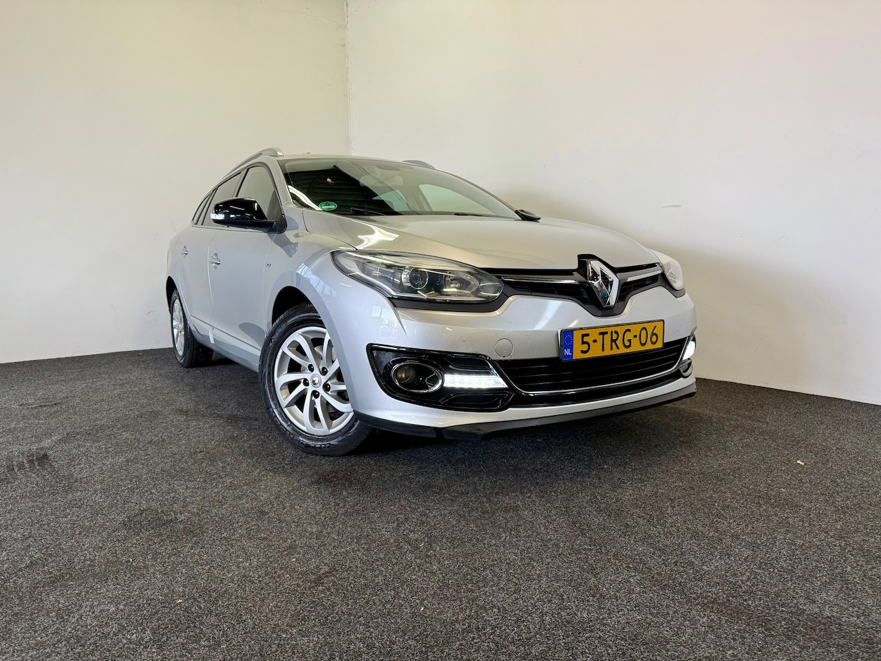 Renault Mégane Estate - Bose | NAVI | CC | NAP | 5DRS - AutoWereld.nl