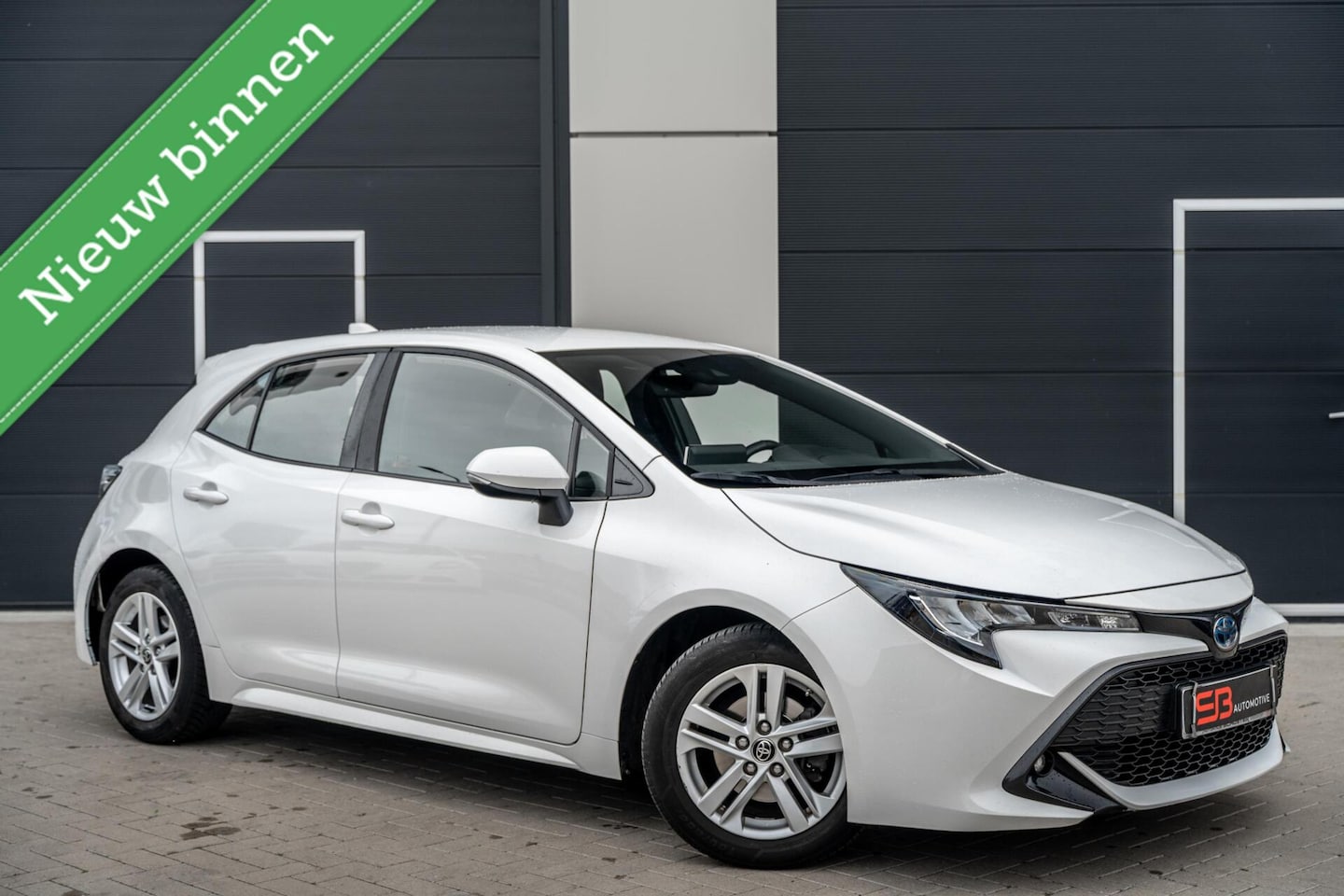 Toyota Corolla - 1.8 Hybrid Comfort 1.8 Hybrid Comfort - AutoWereld.nl