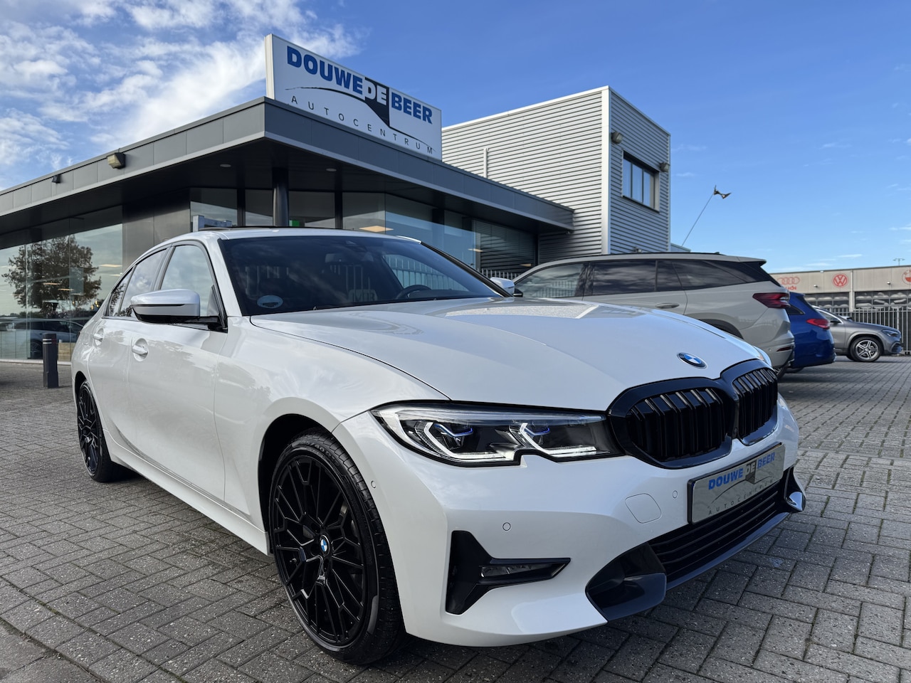 BMW 3-serie - 330e xDrive Sport - Line M sport stuur, Sch/dak, Harman Kardon, memory, leer, etc - AutoWereld.nl