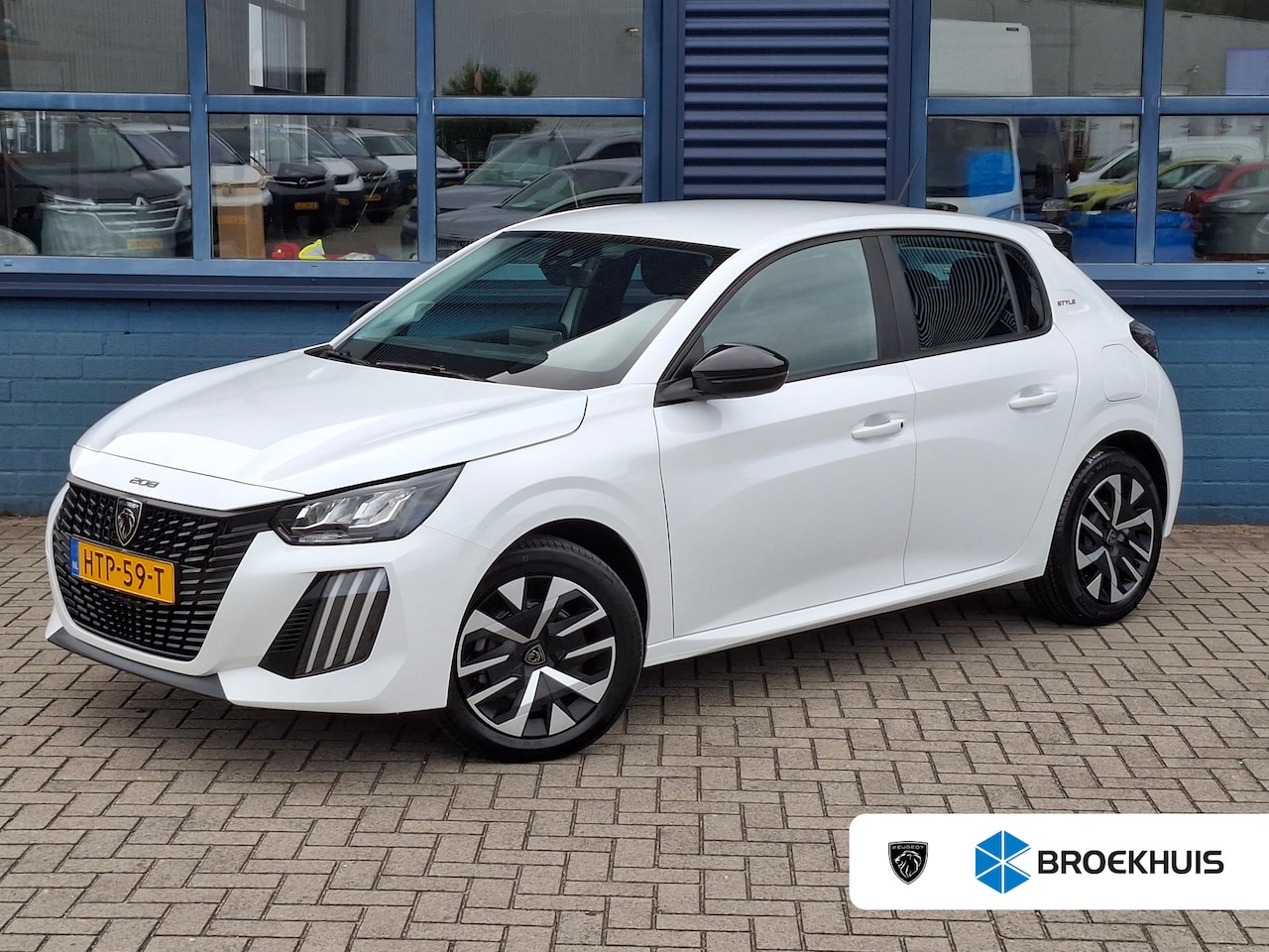 Peugeot 208 - 1.2 Hybrid 110 e-DCS6 Style | Airco | Cruise control | DAB ontvanger - AutoWereld.nl