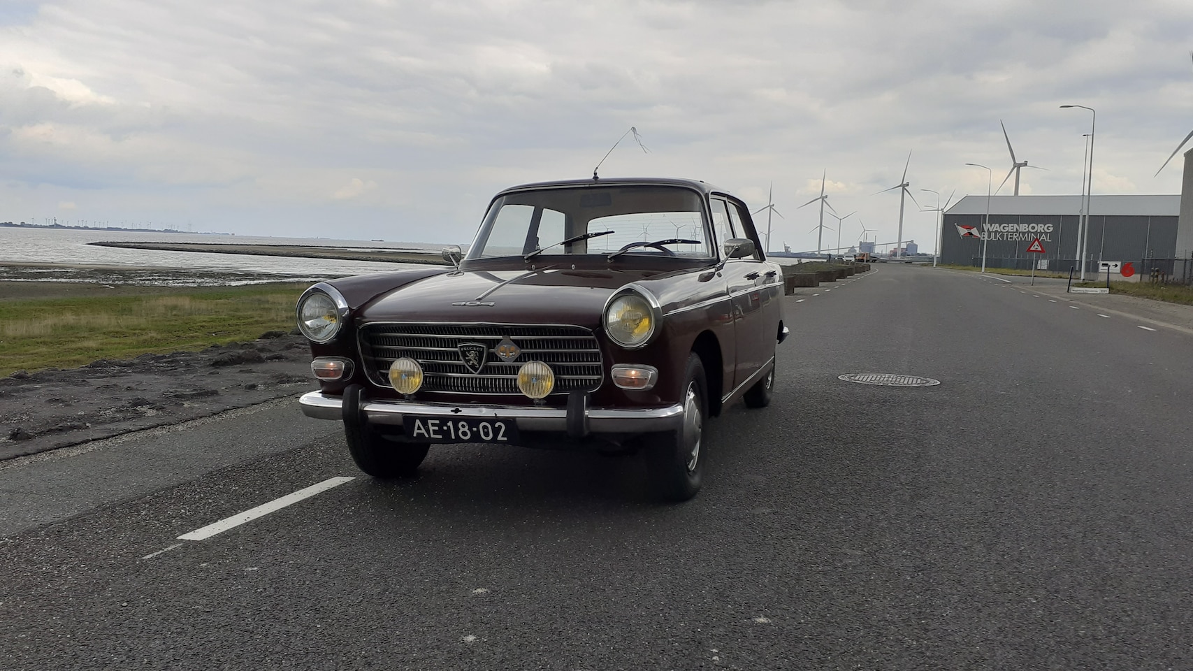 PEUGEOT 404 INJECTION