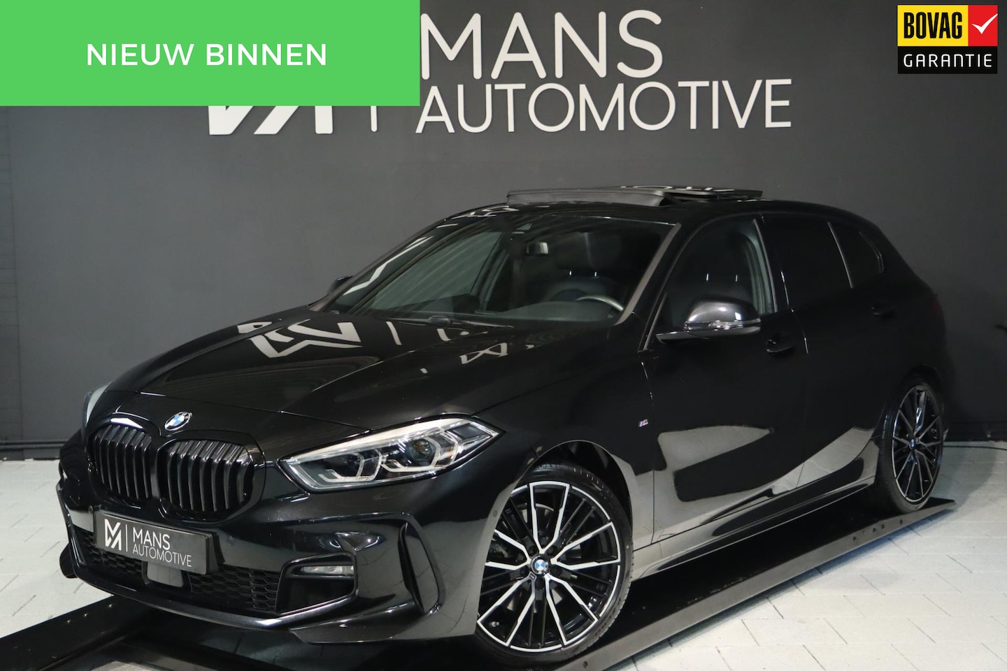 BMW 1-serie - 120i M Sport / PANODAK / KEYLESS / DODEHOEK / STUUR+STOELVERW - AutoWereld.nl
