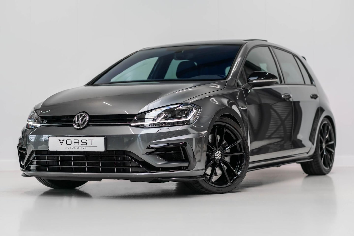 Volkswagen Golf - 2.0 TSI 4Motion R Pano Camera DCC - AutoWereld.nl