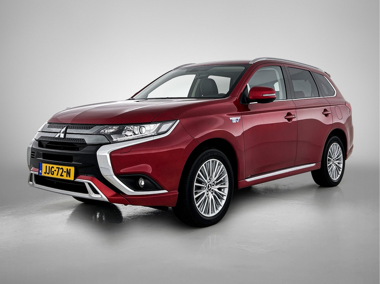 Mitsubishi Outlander - 2.4 PHEV Intense+ | Trekhaak | 18" - AutoWereld.nl
